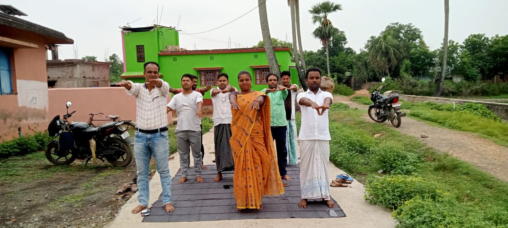 Celebrating the international Day of Yoga 2023 With CSC VLE Sahibganj Jharkhand.

#CSCPeYoga 
#MyYogaMyPose 

<a href="/CSCegov_/">CSCeGov</a> 
<a href="/CSCJharkhand/">CSC Jharkhand</a> 
<a href="/spm_jharkhand/">Wasim Imam</a>
