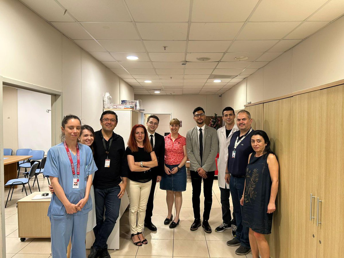 Dr. Boran Işın ÜNAL, “Toplumsal Kökenli Pnömoni  Hastalarında Genişletilmiş A-DROP ve PSI Skorlarının 30 Günlük Mortalite Öngördürücülük Değerlerinin Karşılaştırılması” başlıklı uzmanlık teziyle, tez sınavını başarıyla tamamlamıştır. Kendisini tebrik ediyoruz. 👏👏💐💐