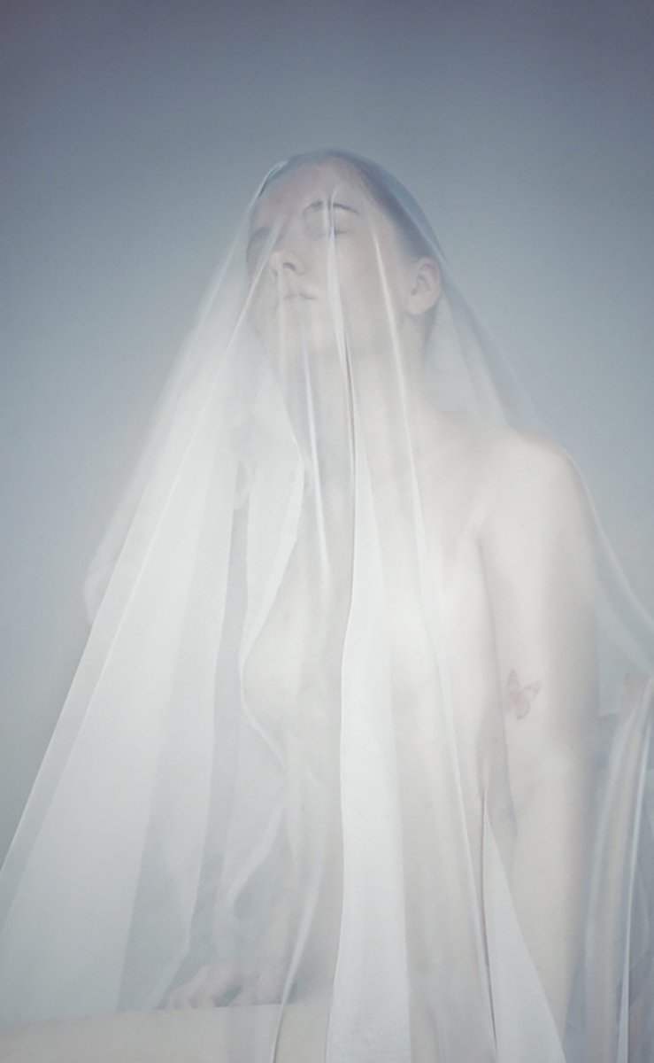 MYPH (@myphschool) on Twitter photo Secret Soul by <a href="/TetianaMytsyk/">Tetiana Mytsyk</a>
In the series, each photo symbolizes certain periods of 2022 year, my own experiences, thoughts, fears at the moment of the camera flash. A whole year of confused thoughts, searching for home, searching for peace and balance. Secret Soul by <a href="/TetianaMytsyk/">Tetiana Mytsyk</a>
In the series, each photo symbolizes certain periods of 2022 year, my own experiences, thoughts, fears at the moment of the camera flash. A whole year of confused thoughts, searching for home, searching for peace and balance.
