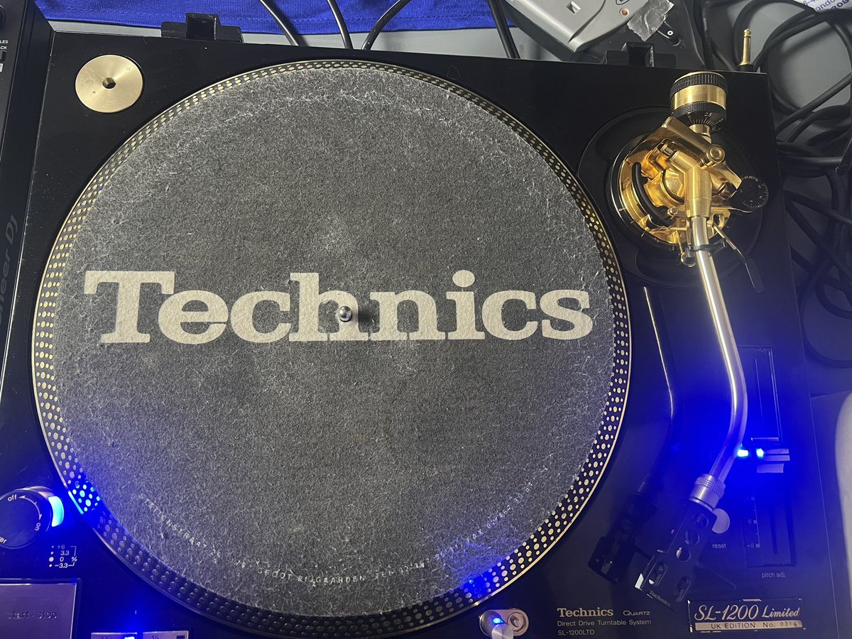 deck_doctor's tweet image. SL-1200LTD. Full blue LED mod, cable upgrades &amp;amp; a brand new mk5 pitch was fitted to remove the centre click to allow the reset button to act in a more sensible way like the MK3D &amp;amp; MK5 models do.#technicssl1210 ##deck_doctor #deckdoctor  #limitededition
#sl1200LTD #technics1200ltd