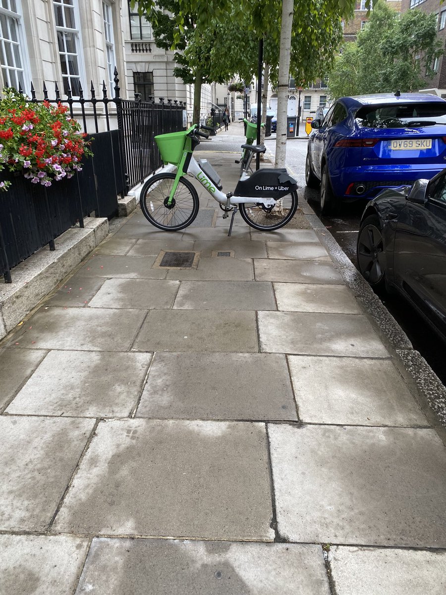 Do you think this an acceptable way to park a bike? Why aren’t these companies facing fines? How can a disabled person get through? None wonder half these things end up in the canal, people are fed up. @CityWestminster @limebike @TfL @MayorofLondon @MayorofLondon