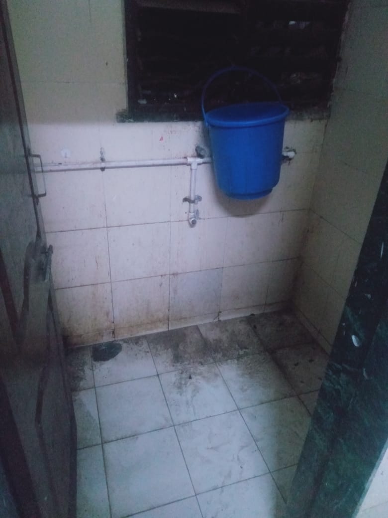 kapoorpradeep82's tweet photo. @ThaneCollector @my_umcofficial @MukeshVMakhija @anilsharma_ind @UmeshDebnath5 @citifoundation Seen the condition of urinal of ward 9 of central hospital of ULHASNAGAR 3. No cleanliness, no one on duty.not Sure what CS Bansode sir is doing. @DrSEShinde @CMOMaharashtra https://t.co/XpcmhVsz8i