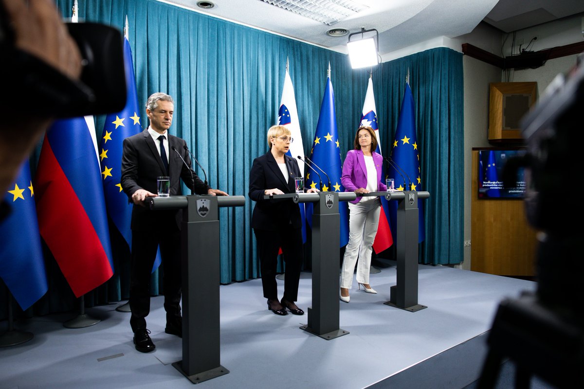 SLOinNMK's tweet photo. EU and Western Balkans: Twenty Years of Hopes and Dreams

- Joint statement by the President of Slovenia, Dr Nataša Pirc Musar, the Prime Minister of Slovenia, Dr Robert Golob, and the Minister of Foreign and European Affairs of Slovenia, Ms Tanja Fajon - https://t.co/ZD1SkiMvLT