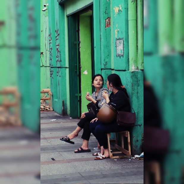ThioStory's tweet photo. #thiostory & #KOKINA di #Bandoeng pada Djoeni-21, 2023.
.
.
https://t.co/lewWkU7MbM.
.
.
#Bandung #JawaBarat #Indonesia #selasa #streetphotography #streetphotographer #asianboy #city #portraitphotography #classic #streetstyle #vintage #CLASSy #vintagestyle #classicstyle https://t.co/Iv1WqpaZsB