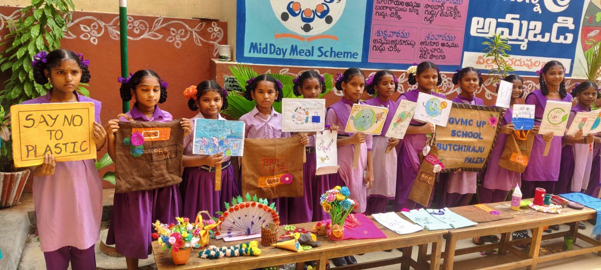 GVMC_VISAKHA's tweet photo. Awareness on "Eco Vizag" campaign conducted in UP School, Butchirajupalem involving the public health department staff and sachivalayam staff of Zone 8.  

#SwachhSurvekshan2023 
#SwachhSurvekshan2023Visakhapatnam 
#VisakhaSwachhSankalpam 
#VizagSaysNotoPlastic 
#EcoVizag 
#RRR4LIFE 
#IndiaVsGarbage 
#ChooseLiFE 
@AndhraPradeshCM 
@AudimulapSuresh 
@GHVKumariMayor 
@CDMA_Municipal 
@SwachhBharatGov 
@SwachhaAndhra 
@SwachSurvekshan 
@swachhbharat 
@MoHUA_India 
@AmritMahotsav 
@pibvijayawada