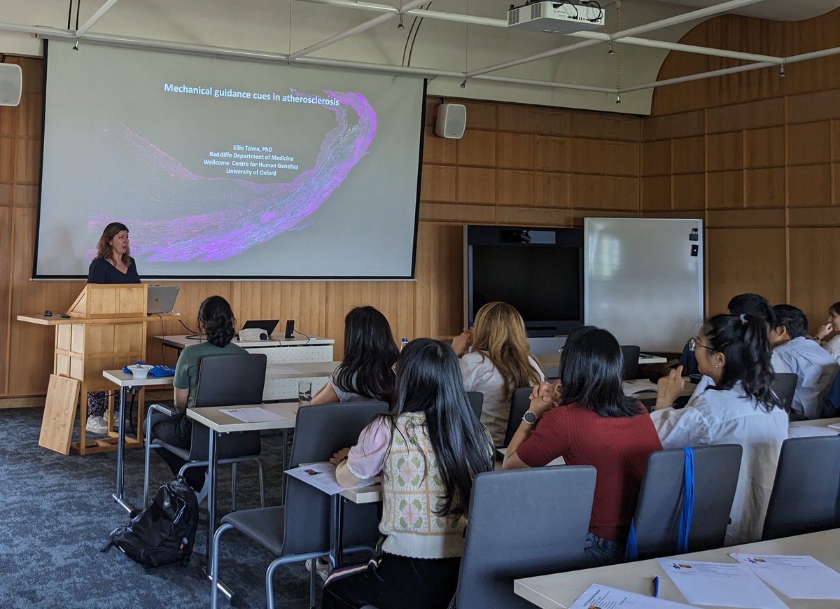 Final keynote lecture given by the fantastic <a href="/EllieTzima/">Tzima Lab</a> on mechanical guidance cues in #atherosclerosis. Great to have you with us!
#retreat #phdlife #day3