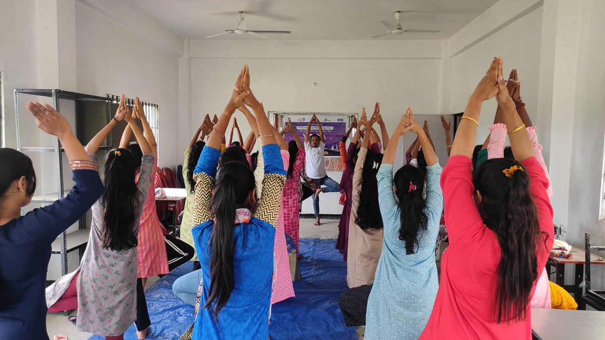CscDarrang's tweet photo. Happy International Yoga Day, everyone!
VLE- Kishor Kumar Sarmah
District- Darrang
State-Assam
CSC ID- 532125240019
#CSCPeYoga
@moayush
@CSCegov_
@CSCSPV_Health
#CSCpeYoga
#MyYogaMyPose https://t.co/SxDH2bCpdl