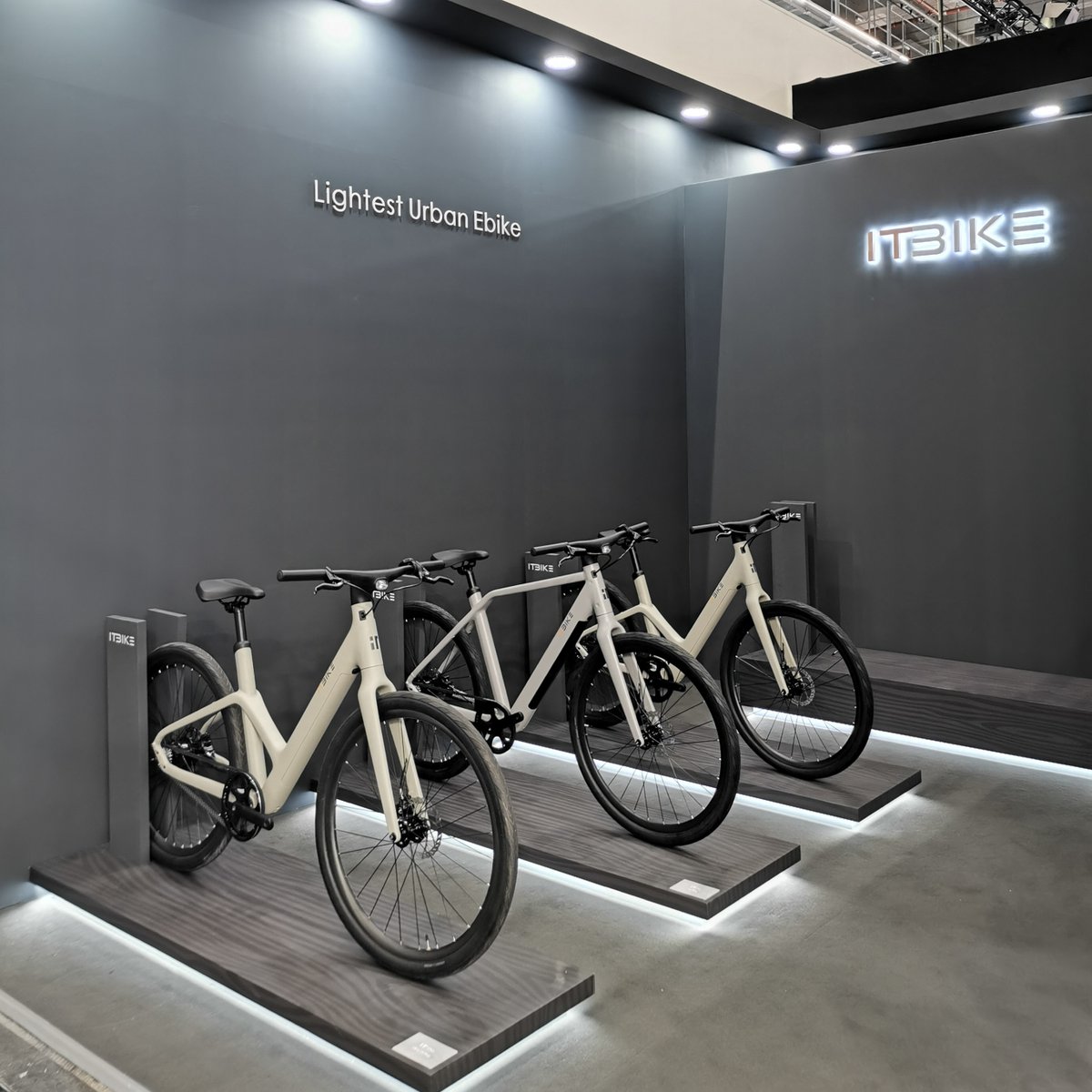 itbike_eu's tweet photo. wooooow, I'm ready for the first day of #eurobikeshow 

#eurobike2023 #bikes #bikelove #messefrankfurt #ridmorebehappy #eurobikeshow #ebikelife #ebikestyle #bikepark #ebiketravel #outdoors #travel #greenlife #ebikestyle #ebikefun https://t.co/N1nSPimvvo