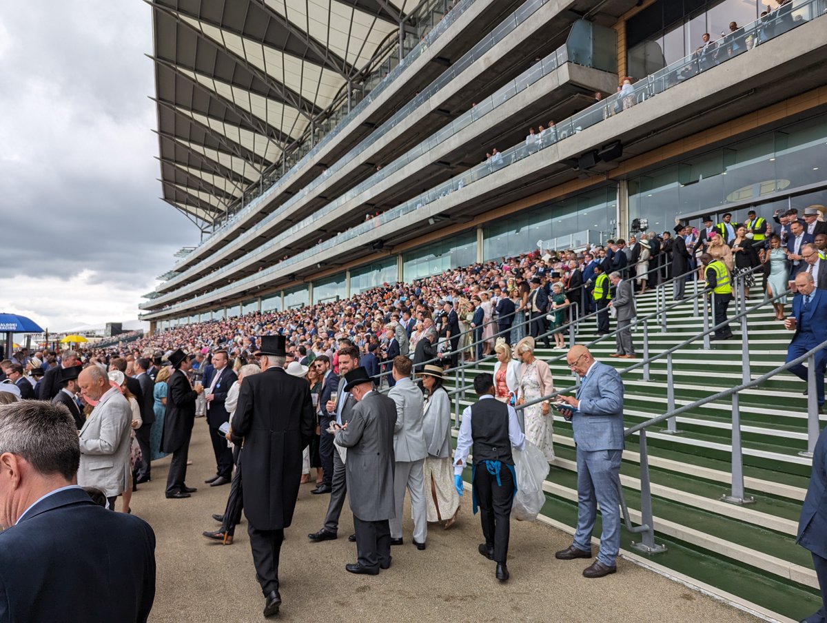 An excellent day at #RoyalAscot2023 with <a href="/guyawoodward/">Guy Woodward (guywoodward on Bluesky)</a> and <a href="/mannydoeswine/">Manny Does Wine</a>. Great company, top food, excellent racing and - of course - fantastic wines! <a href="/hnwines/">Hallgarten & Novum Wines</a> #officialwinesupplier