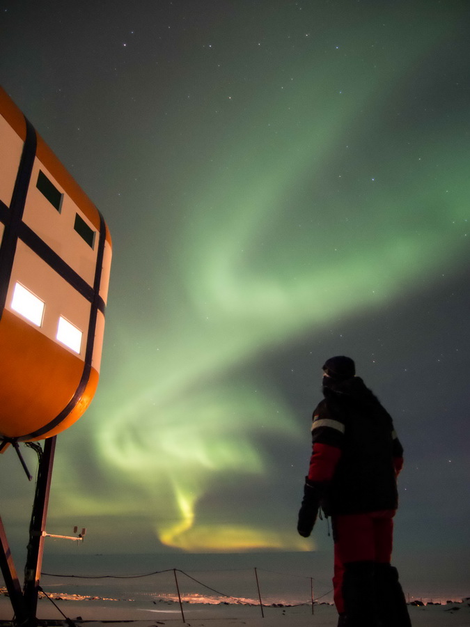 Happy Mid-Winter Celebration! 🎉
A special shoutout to DJ van Wyk and Nivek Ghazi stationed in Antarctica at #SANAEIV and Mfezeko Rataza on Marion Island, as they maintain critical SANSA infrastructure and support numerous scientific endeavours.
#MidWinterCelebration #Engineers