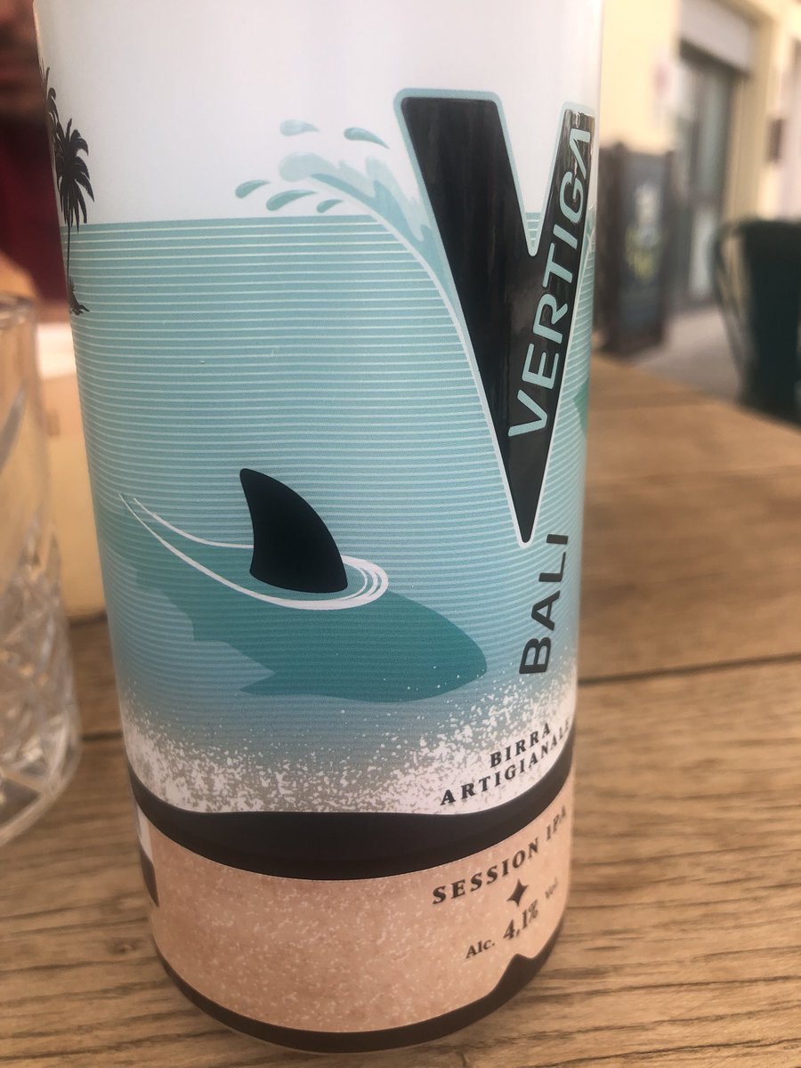 lalegiardini's tweet image. Vedo squali dappertutto 😂😂🙄
#squalo #Nibali