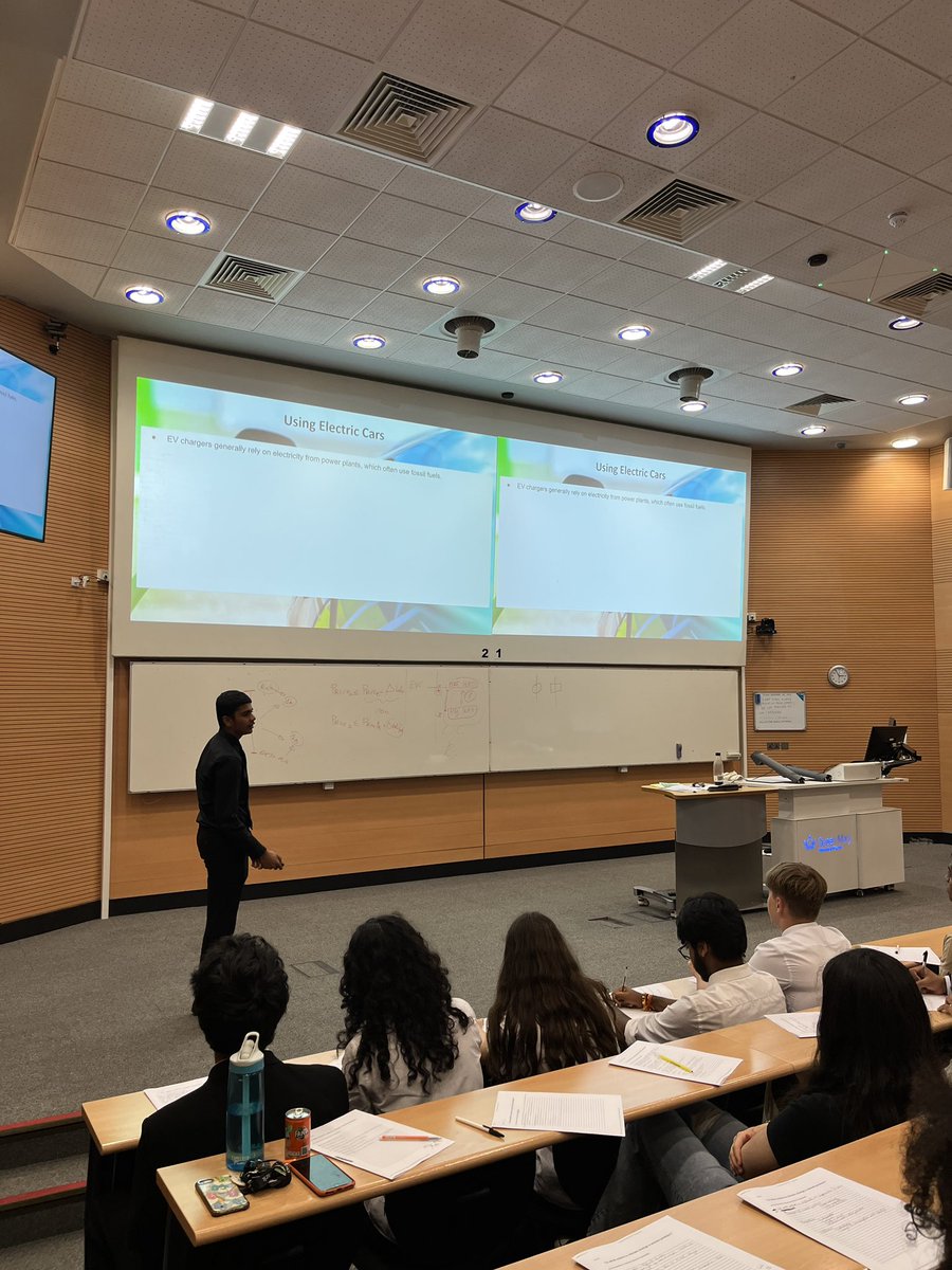 Oaks Park High Sch tweet media