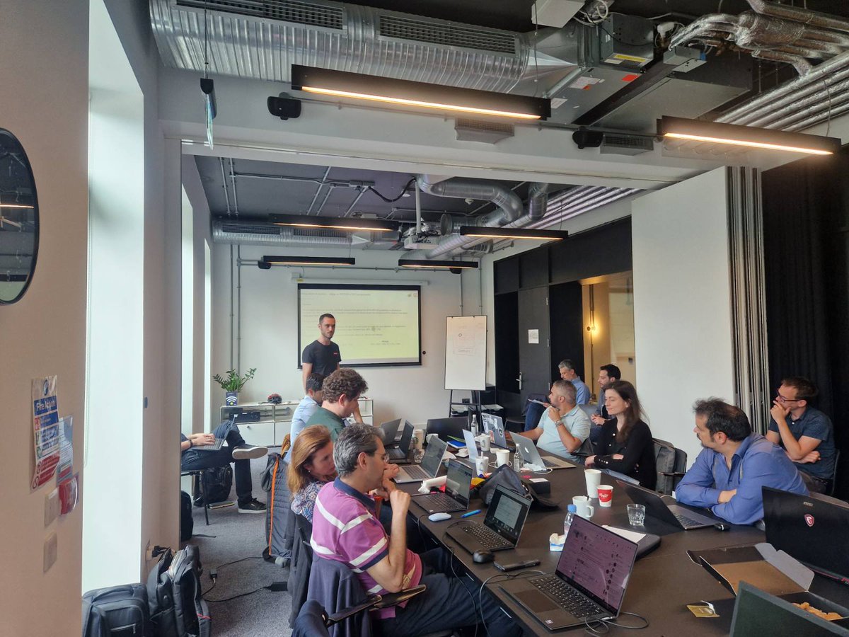 evolved5g's tweet photo. #LearnAboutEVOLVED5G: As our team is preparing for the 2nd day of our plenary meeting, let's have a look at yesterday's late technical sessions.
#research #networkapp
@6G_SNS @HorizonEU @SME_WG_NwEurope https://t.co/SxINFJHPf4