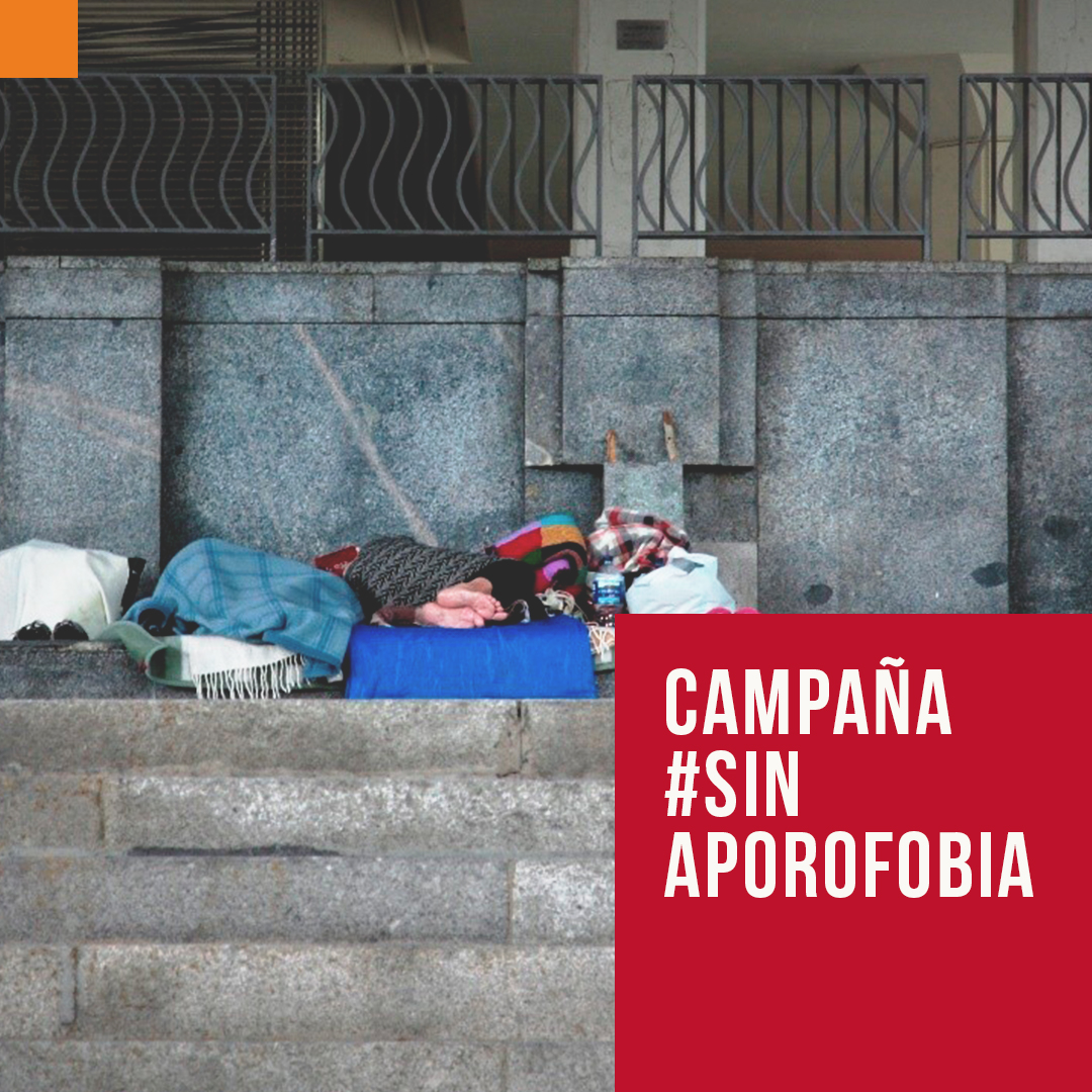 La aporofobia es el rechazo a las personas en situación de pobreza y exclusión social 👎. La @XSolidaria apoya proyectos como #SinAporofobia de @HogarSi, que lucha activamente contra el sinhogarismo para que ninguna persona tenga que vivir en la calle👍. #LlámaloXSolidaria