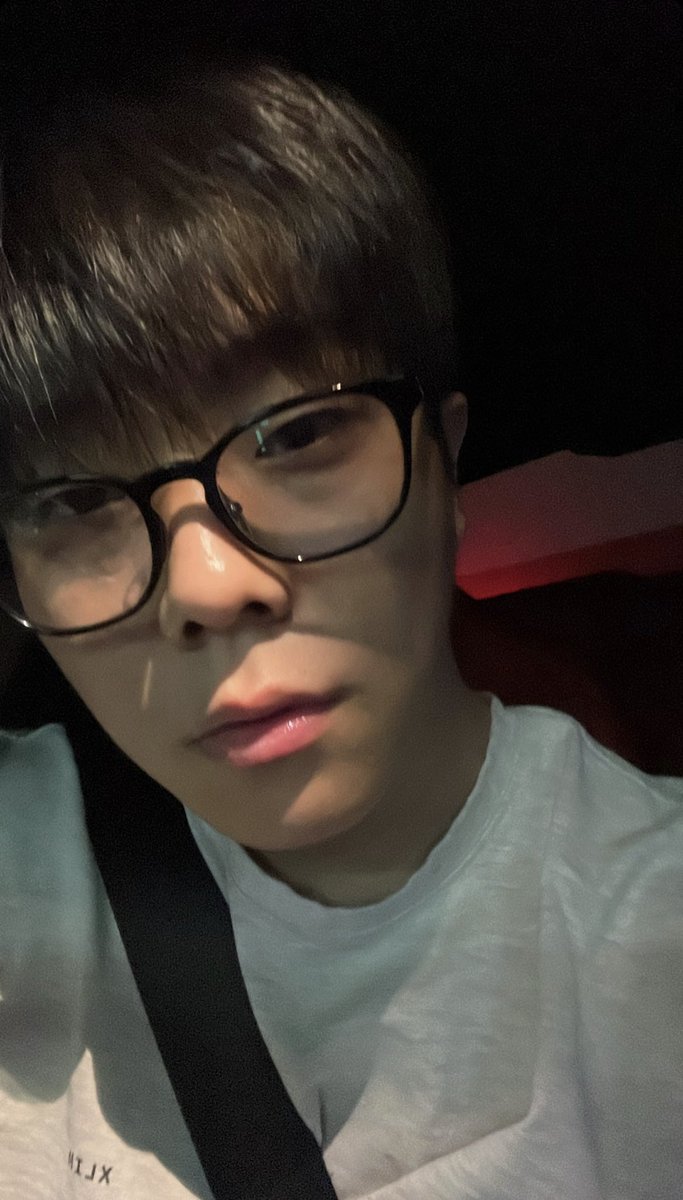 woongisme's tweet photo. 아 침흘림 https://t.co/7ztrJ1Y9oc