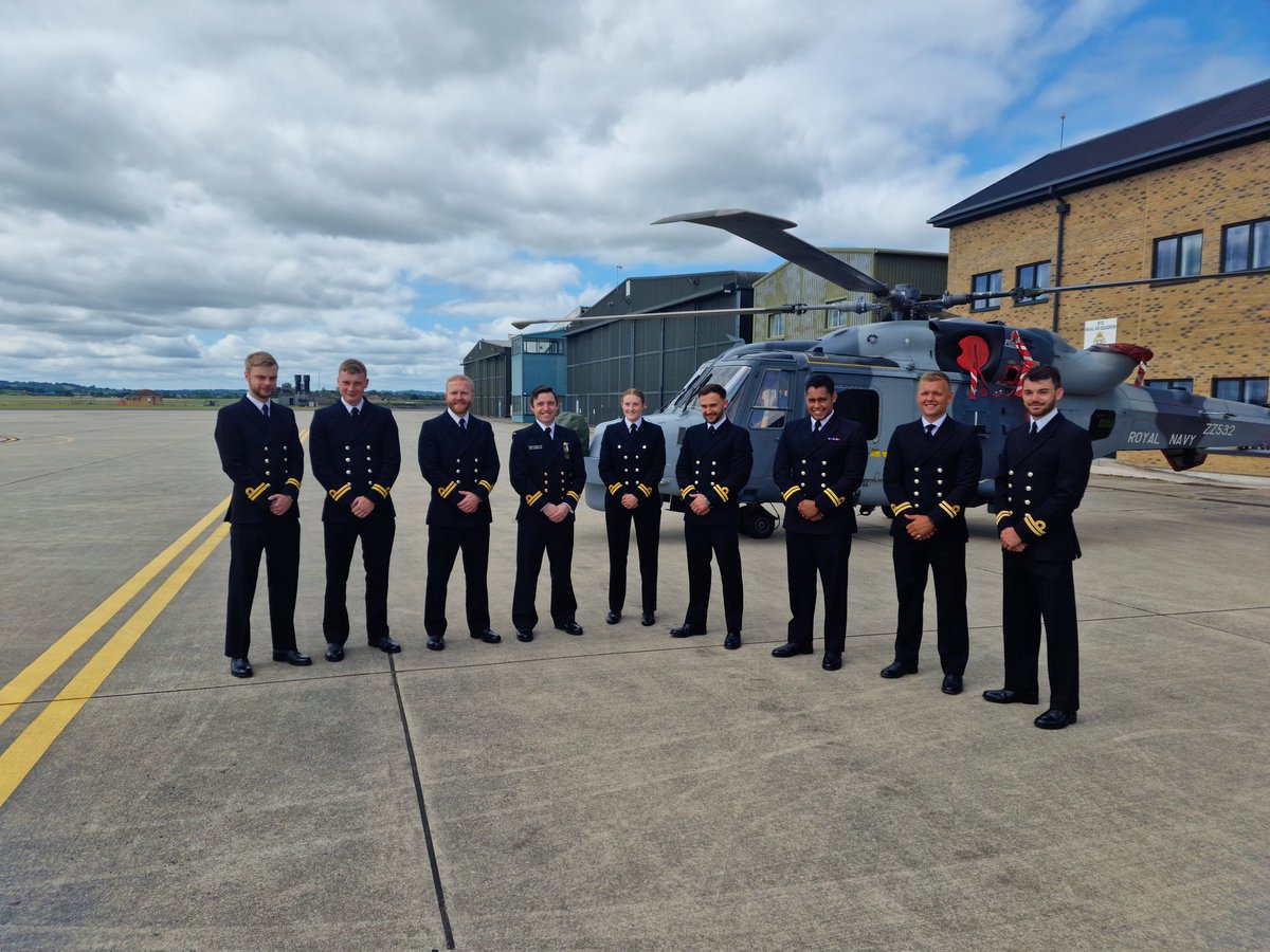 Welcome to #825NAS Wildcat Course 11! 

The course contains Pilots and Observers that are chomping at the bit to get over to @815NAS as experts in RW #MaritimeStrike! 

We also want to welcome our new Oppo from @NZNavy! Strengthening links with our friends around the world!