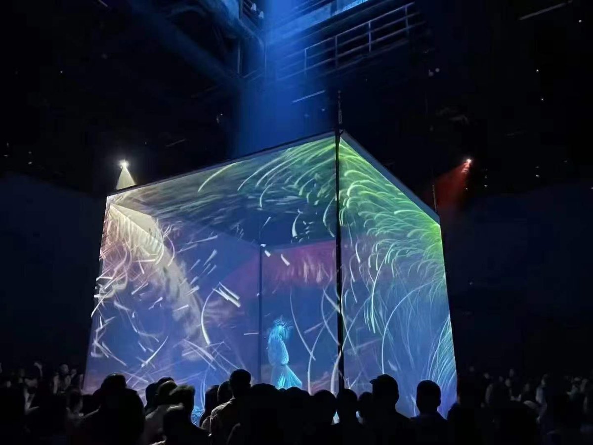 Minda_Wang_Nhat's tweet image. #Hirender was honored to be involved in the world&apos;s first cave-style #immersive experience drama &quot;Yue Dong Dunhuang&quot;. Visitors can walk, stand or sit in the viewing area, experience the realistic cave crossing, and feel the charm of Dunhuang culture.

#avsolution #mediaserver