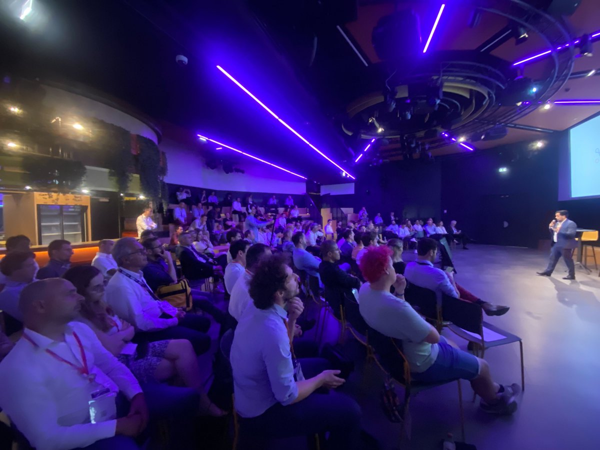 Le_Poool's tweet photo. 🎙️ Le Pitch final @CyberBoosterFr , c'était hier soir au @CampusCyberFr !
Cet évènement met en lumière les #startups de Cyber Booster, le dispositif qui contribue à la souveraineté française en accompagnant les startups #cyber.
RDV ici pour en savoir + : https://t.co/Vo1U5FERJn https://t.co/eNrK2Aqql0