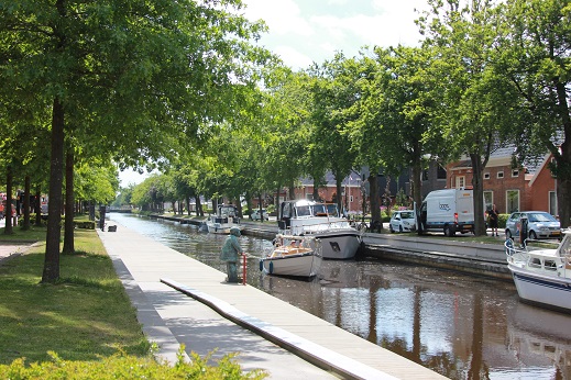 stadskanaal_nl's tweet photo. Ontdek de verborgen plekjes van onze provincie… vanaf het water! ⛵🚤
Er is een hoop te doen en van te genieten. Met Vaarkaart Groningen heb je alle vaarwegen, vaarroutes en meren in één oogopslag in beeld. https://t.co/S5AoTEaiey #leeft https://t.co/bVqf0bL3Da