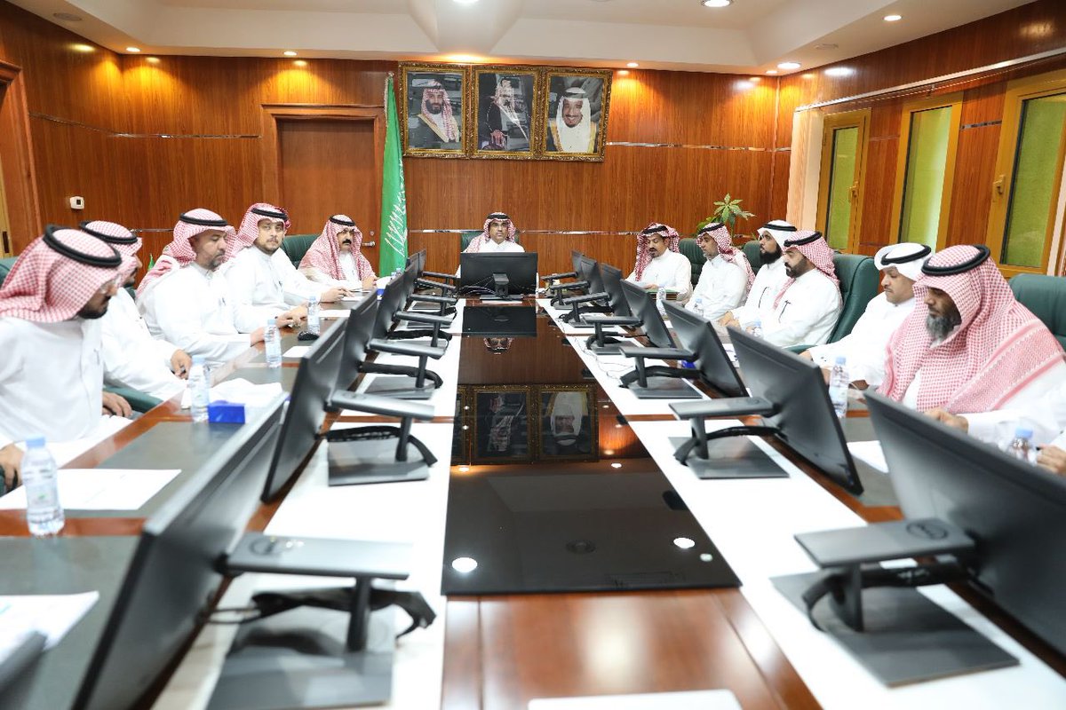 MOE_JOF's tweet image. كرم المدير العام لإدارة #تعليم_الجوف المدارس المنفذة للاختبار الدولي #TIMSS_2023 مشيداً بجهود منسوبي ومنسوبات المدارس وللإدارات الداعمة.