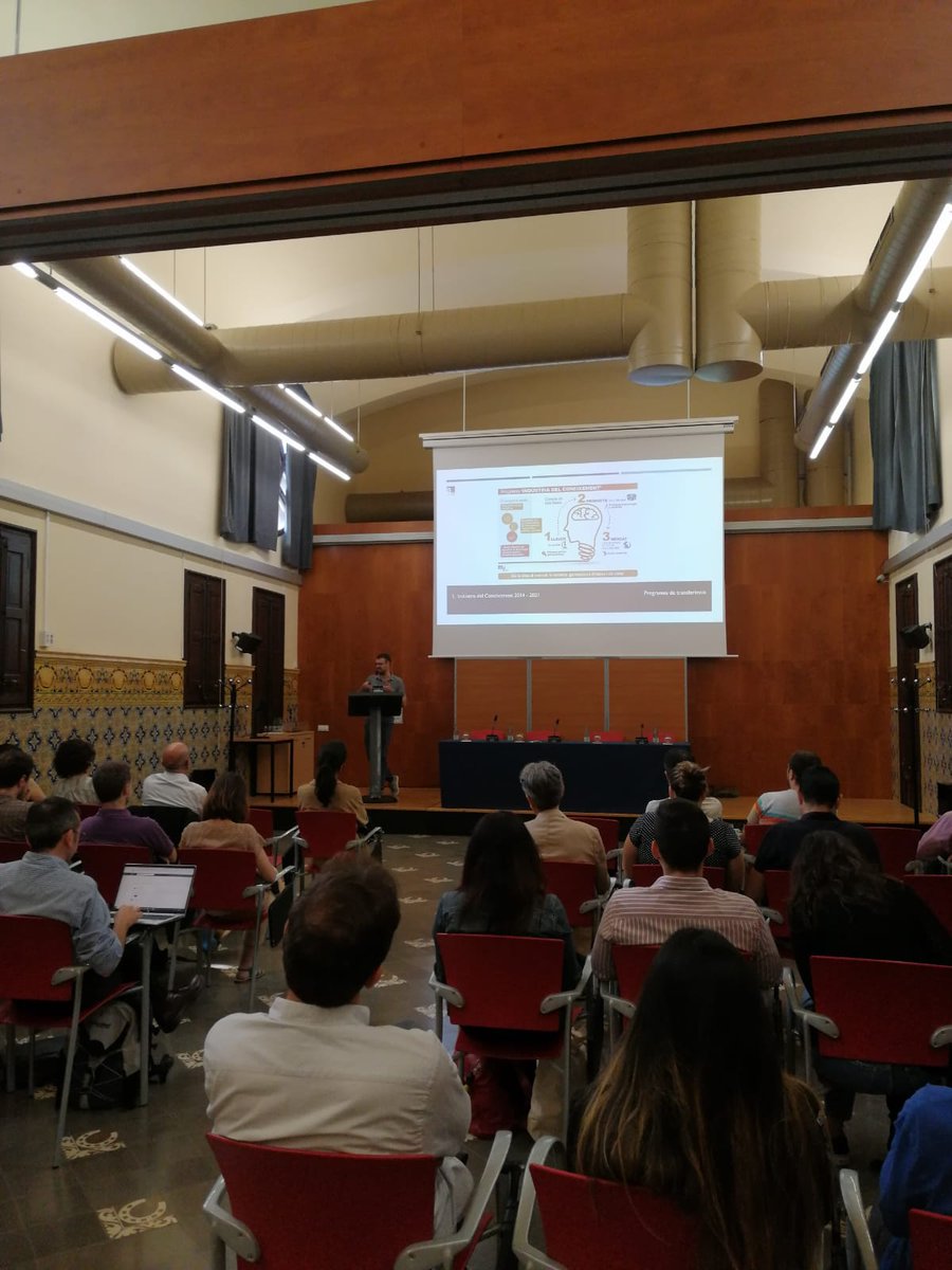 XRE4S's tweet photo. 🗣️ Nadal Bayà @nadbayfon, cap de l’àrea de transferència del coneixement #AGAUR, presenta els programes de transferència #llavor #producte #IndustriaDelConeixement

@Xre4S @IREC_Energia #TransHEner2 https://t.co/R9TDoFTgtR