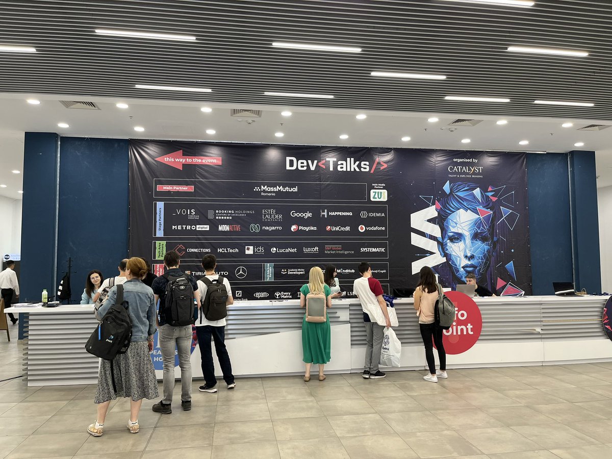 BoburUmurzokov's tweet image. The first day at @DevTalksRo in Bucharest.

#conferences #apacheapisix