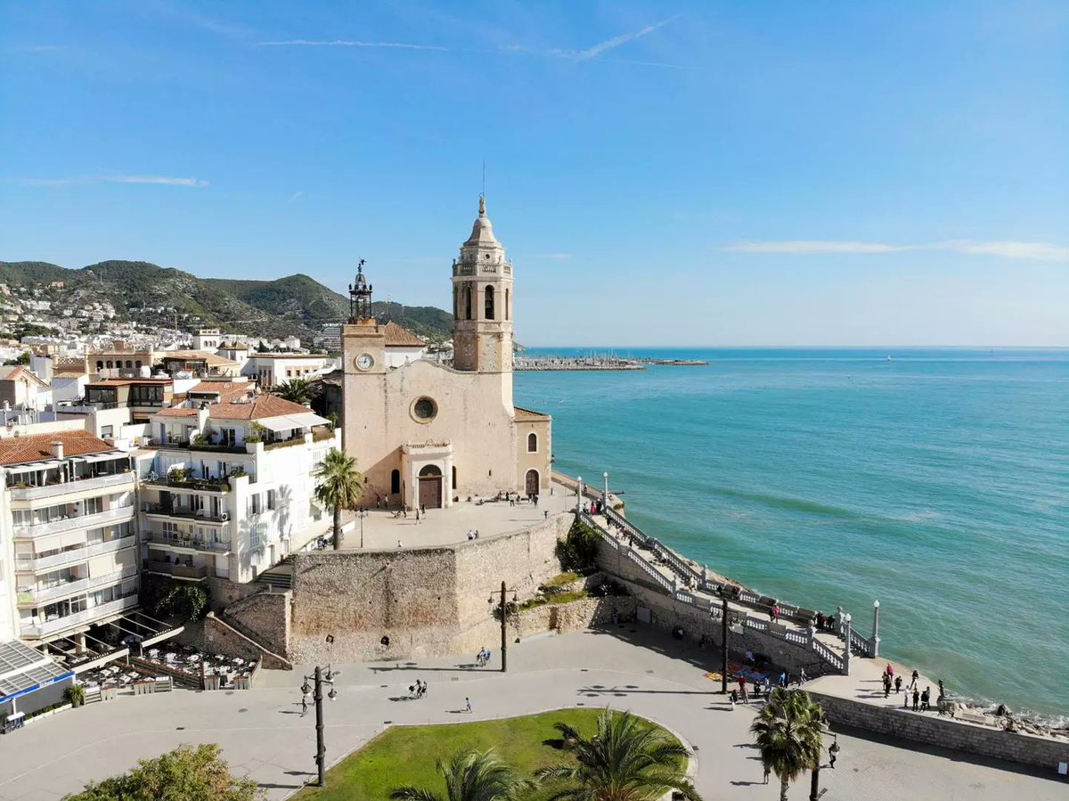 Avui, a les 18.30 hores, t'esperem a la Biblioteca Santiago Rusiñol de #sitges amb ''Els viatges d'Indiana Jones''
Hi haurà REGAL SORPRESA entre els primers assistents a la xerrada!
No hi falteu!
Foto: @TurismeDeSitges