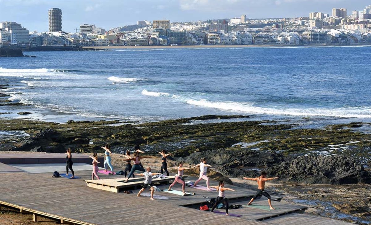 Mi playa de Las Canteras 🏊🏻♀️🦈 tweet media