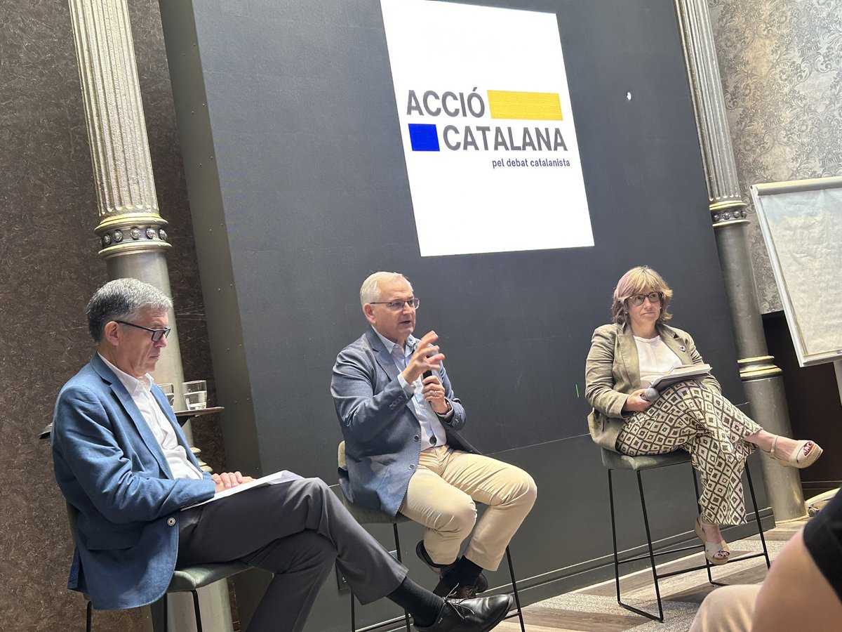 Un luxe escoltar <a href="/lluisrecoder/">Lluís Recoder</a> i <a href="/JosepBoira/">Josep Vicent Boira Maiques</a>, moderats per <a href="/MerceRiuss/">𝙈𝙚𝙧𝙘𝙚̀ 𝙍𝙞𝙪𝙨 🌿🌍</a> en el debat sobre infraestructures i corredor mediterrani organitzat per <a href="/catalana_accio/">Acció Catalana</a> i <a href="/naciodigital/">NacióDigital</a>. Amb un públic qualificat i transversal! Pel debat i la construcció de consensos de país!