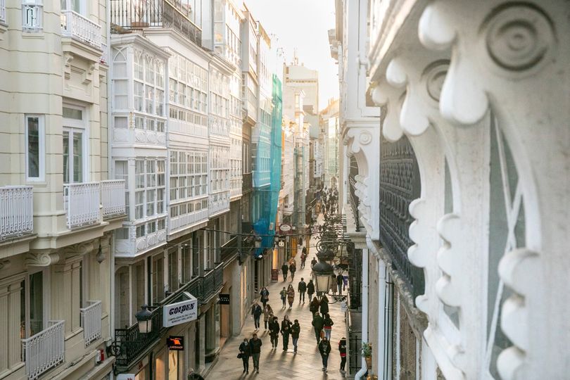 corunaemprego's tweet photo. 📩 Accede á Sede electrónica municipal e presenta a túa solicitude para formar parte do programa 'Mover os baixos'.

👉  A través desta iniciativa, o Concello busca promover a consolidación do tecido comercial, profesional, hostaleiro e empresarial.

ℹ️  https://t.co/y44jZEsNq4 https://t.co/b5jEVpxZrF
