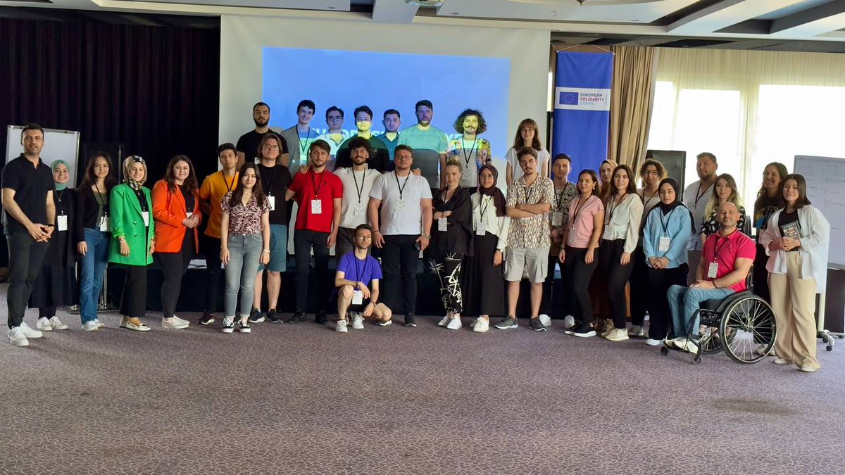 GSB_AydinGM's tweet photo. Türkiye Ulusal Ajansı tarafından organize edilen Bursa ilinde düzenlenen Eurodesk Bölgesel Değerlendirme toplantısında Aydın'ı temsilen yerimizi aldık. #MerkezimHerYerde #GençlikMerkezleri #GSBGM https://t.co/xfWyFQ1zP2