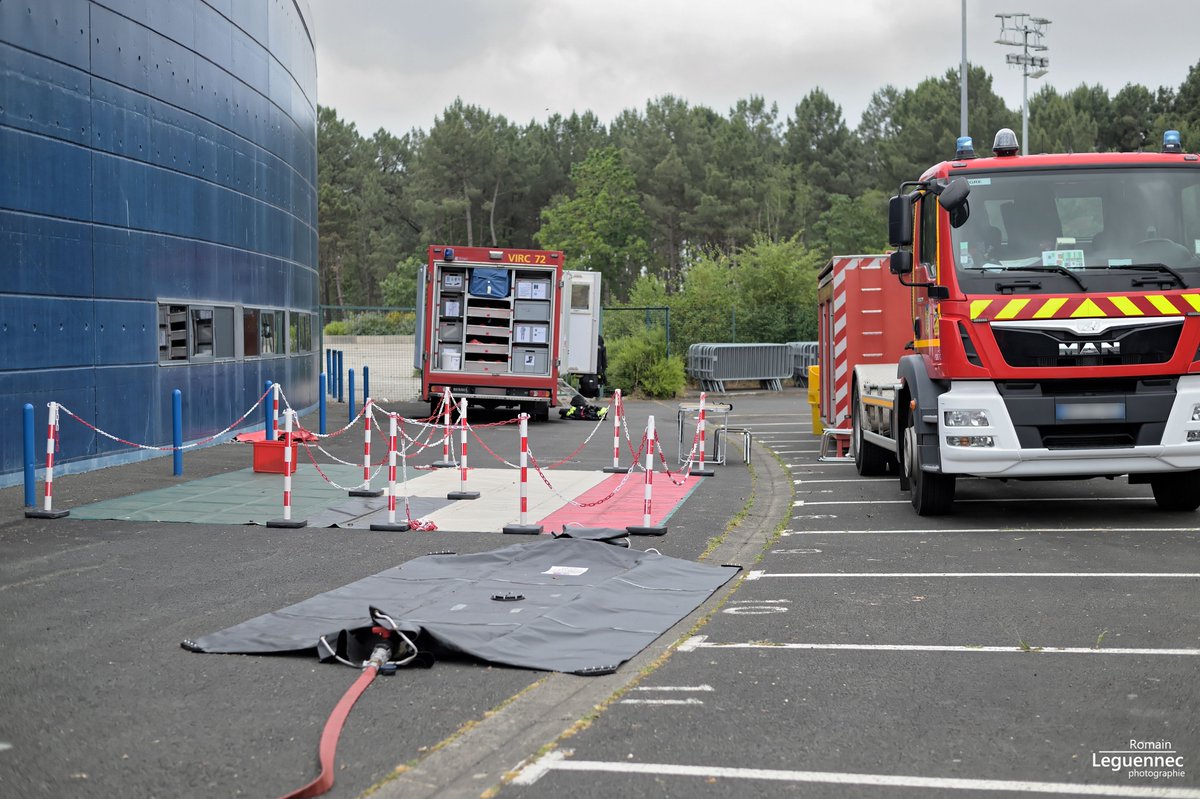 SDIS_72's tweet photo. Merci aux équipes d’ @AntaresLeMans pour l’accueil et la mise à disposition des locaux pour l’occasion
Merci aux personnels du #SDIS72, des renforts zonaux et du #SAMU72 pour leur présence https://t.co/Wp34xOeNMj