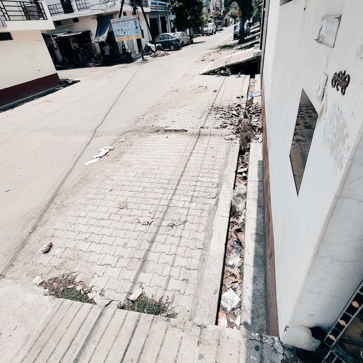 Singh_vpnsng's tweet photo. Subject: Urgent Complaint: Neglected Area Requires Immediate Cleaning Attention

The designated area - Shivaji Park , ADA COLONY NAINI PRAYAGRAJ has not been cleaned for an extended period. Kindly address this issue promptly. Thank you.@NigamPrayagraj @nigamprayagraj https://t.co/KQZuHcZzmc