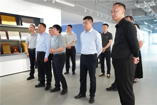 PhilipFemo's tweet photo. $EH ๐๐จ๐ณ Anhui officials visit EHang in Guangzhou, exploring the future of Urban Air Mobility (UAM) and smart city development particularly in Hefei!
The article cites Hu saying *MORE* than 90% of the final tests are complete! We are close!
#ignorethenoise #EH216 #forgetthefud https://t.co/2tixks1xU9