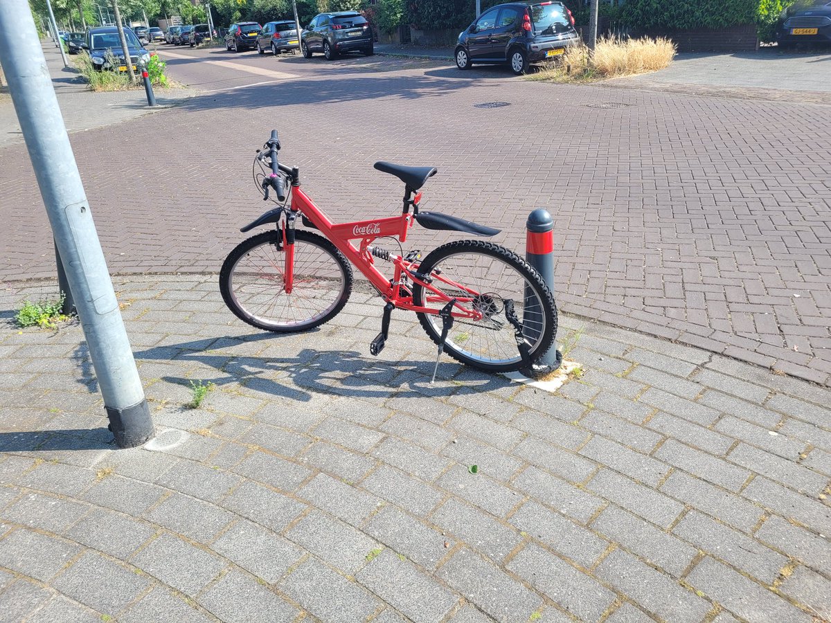 Help. Ik heb het idee dat iemand reacties filmt want dit kan toch niet waar zijn? Laat weten: grap of niet?