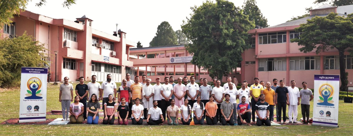 CSIR-IHBT celebrated the International Yoga Day on 21st June 2023 with great enthusiasm.
#YogaforVasudhaivaKutumbakam #YogaForHealth #AmritMahotsav