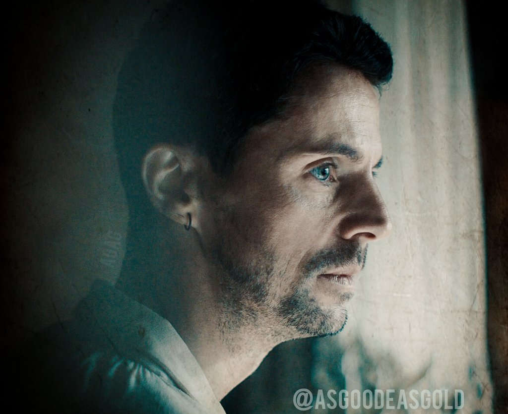 'Every day of my life is a battle for control, a war with myself'.
Awe-inspiring acting by #matthewgoode, he gave Matthew Roydon so much vulnerabilty and poignancy in this moment 😭. #adow
📷 A Discovery of Witches (2021) s2:09  my edit