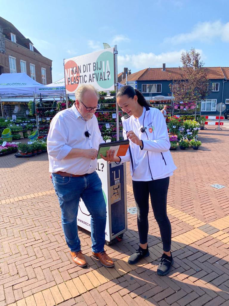 Alle gemeenten in Zeeland, die PMD scheiden aan de bron, hebben zich verenigd om de Zeeuw aan te zetten om PMD beter te scheiden. Vandaag zijn we begonnen in Sluis waar wethouder Cees Liefting zijn kennis testte over wat wel en wat niet in PMD mag. Hij had alle vragen goed!