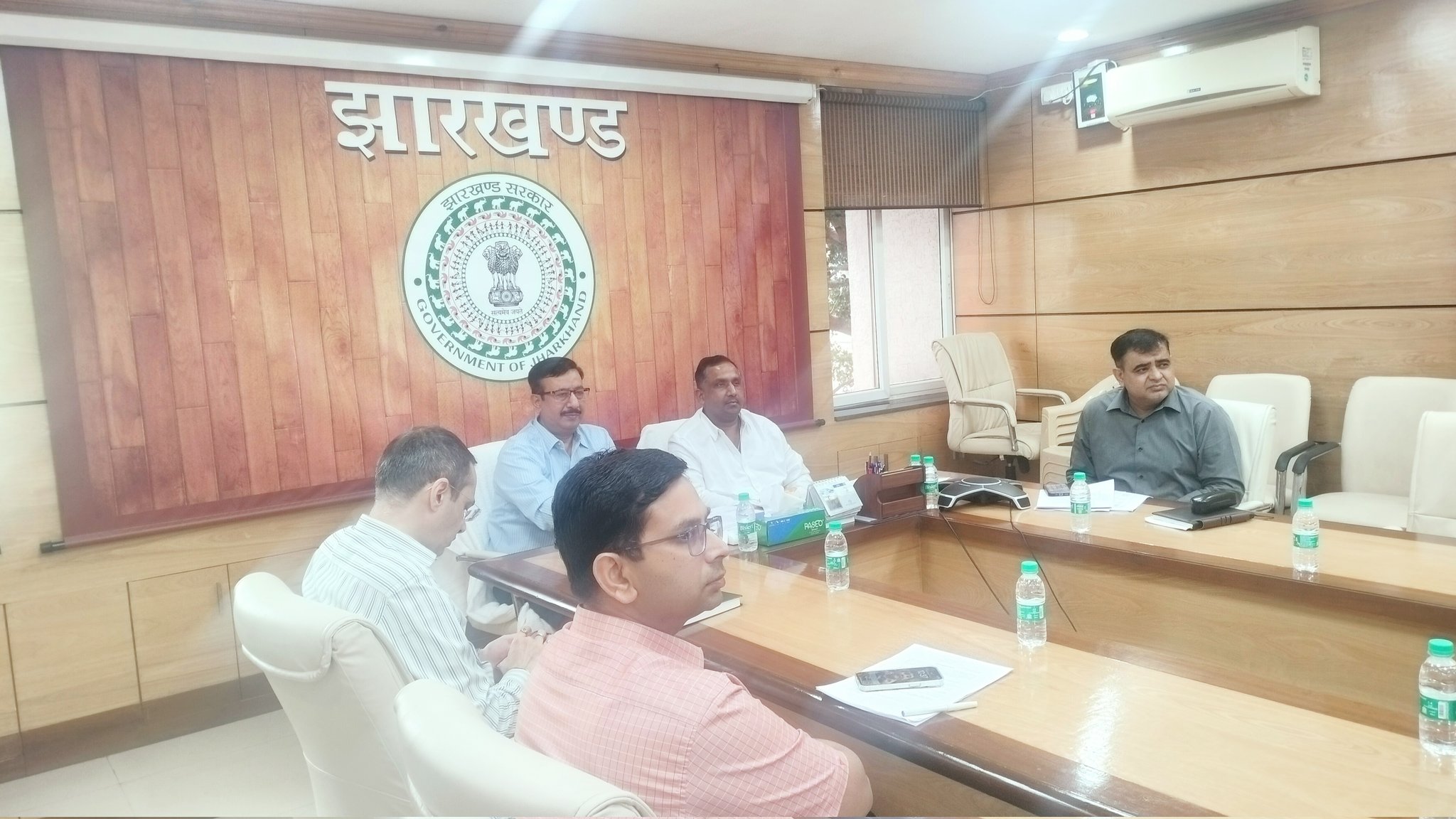 बन्ना गुप्ता ने केंद्र से मांगी सुखाड़ की क्षतिपूर्ति राशि, VIDEO कॉन्फ्रेंसिंग में… Banna Gupta asked the center for drought compensation, in video conferencing…