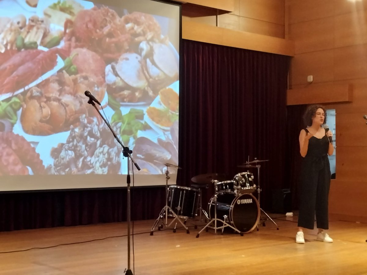 vicenv2's tweet photo. Cristina Romera, @crisrcas, abre #NeiraNaukas23. https://t.co/o3D7R0NtIy