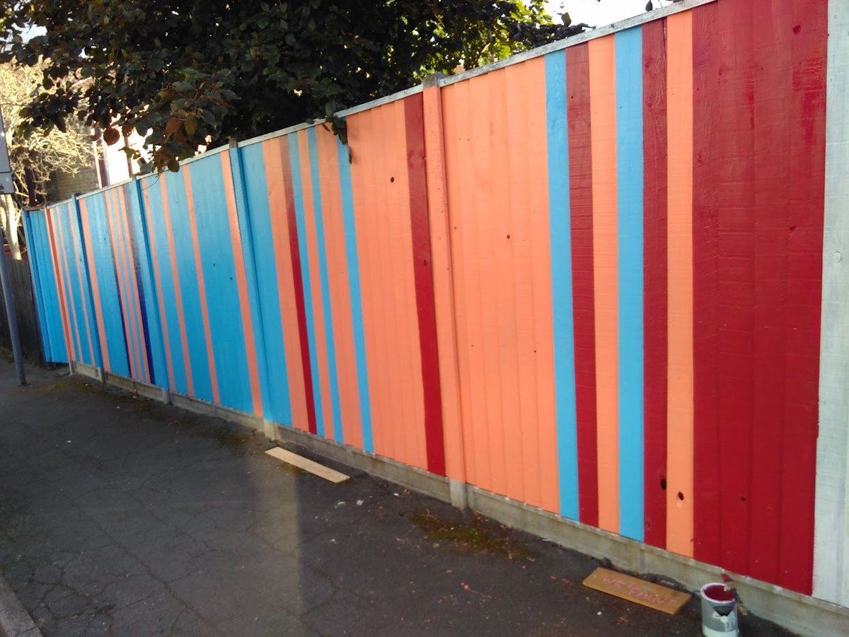southmapr's tweet photo. @ed_hawkins @UniofReading How to paint your fence with the climate for #ShowYourStripes day. 

My climatefence in #Norwich showing @MetOffice_Sci data for nearby Lowestoft. 

#notquitethecliffsofdoverbut

@dataphys @dougmcneall 

https://t.co/V0BhjcnHFQ https://t.co/kKIF6VVnSS