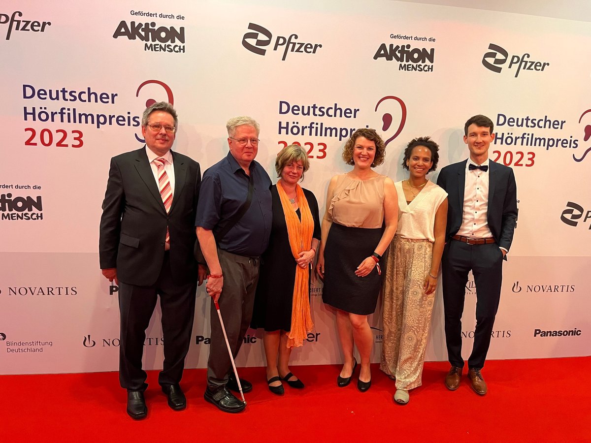 Gestern Abend verlieh der <a href="/DBSV/">DBSV</a> (Deutscher Blinden- und Sehbehindertenverband)  zum 21. Mal den Deutschen #Hörfilmpreis in #Berlin. Eine kleine Delegation des aus Leipzig hat die Veranstaltung live miterlebt.