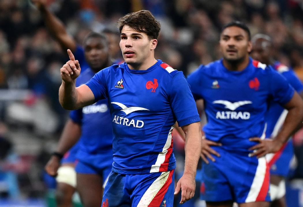 LaMontagne_TDS's tweet photo. #Rugby : #Dupont, #Ntamack, #Gailleton... la première liste des 42 Bleus pour préparer la #Coupedumonde2023
https://t.co/Sr87H7S5Rx https://t.co/KlkY41aGbk