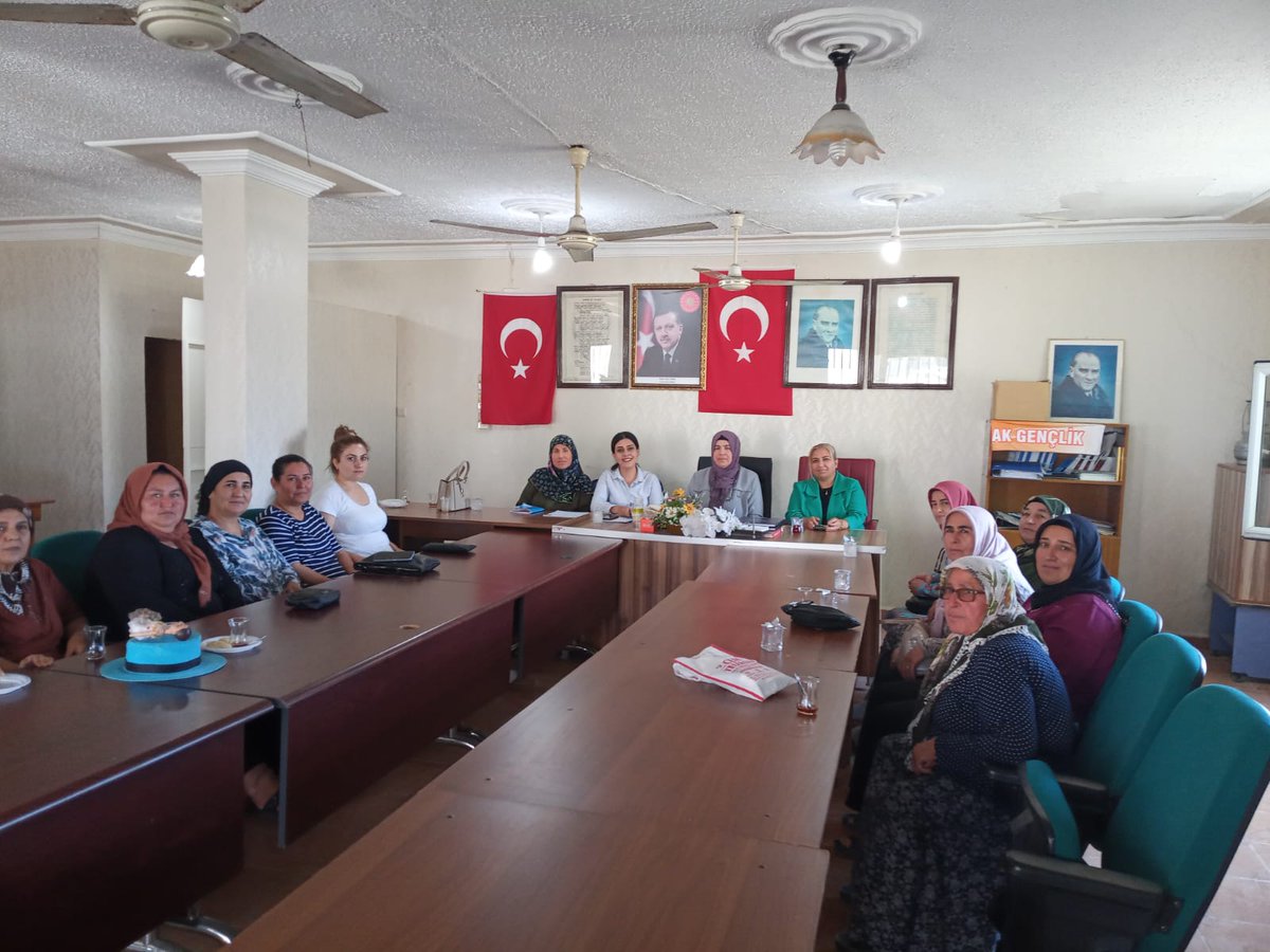 akkdn_osmaniye's tweet photo. AK Parti Osmaniye İl Kadın Kolları Başkan Yardımcısı Meriç Şen eşliğinde İl Kadın Kolları Yönetimi olarak, AK Parti Sumbas İlçe Kadın Kolları Başkanı Aytiben Gökçek başkanlığında toplanan İlçe Kadın Kolları Yönetim Kurulu Toplantısı'na iştirak ettik. https://t.co/PtzofyVQ1g