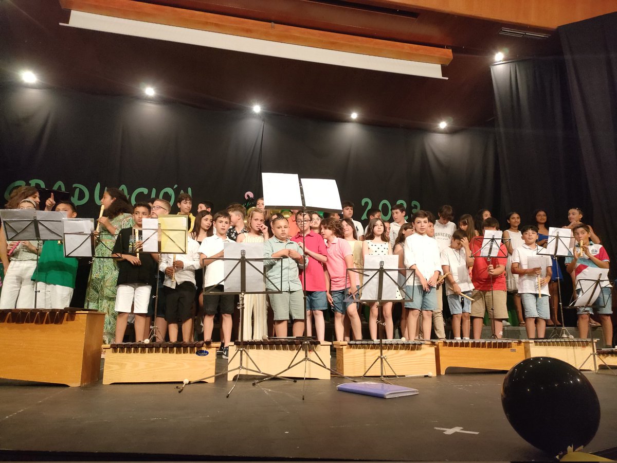 Graduamos a nuestros alumnos de cinco años y sexto de primaria. Os deseamos mucha suerte en vuestra nueva etapa.
#graduacion 
#ilusion
#esfuerzo
#compañerismo