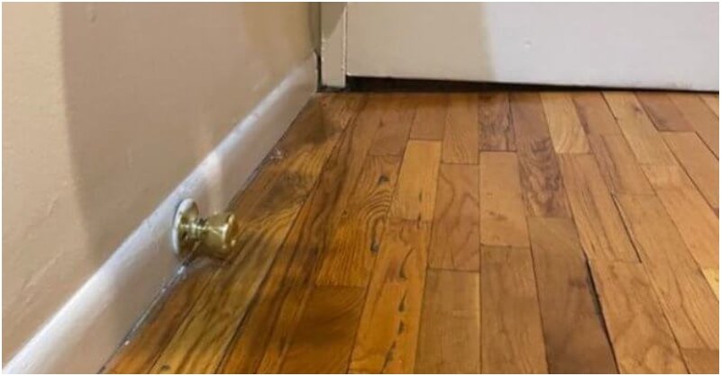 hippo_report's tweet photo. Life in New York City is nothing like the movies would have us believe. In fact, these apartments prove that life there is the exact opposite of that.