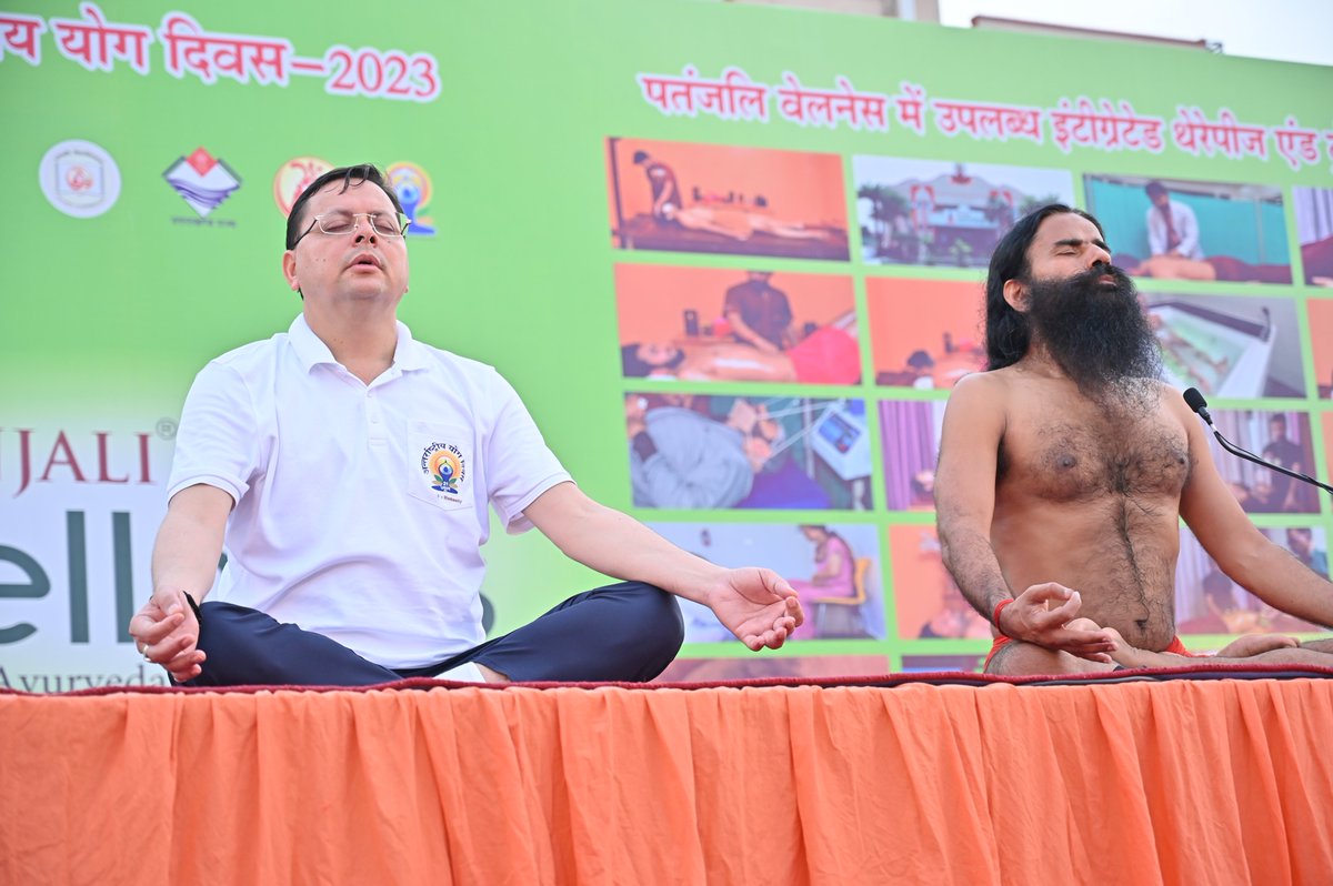 pushkardhami's tweet photo. स्वामी रामदेव जी ने पतंजलि योगपीठ के माध्यम से योग के प्रति राष्ट्रीय चेतना जगाने का कार्य किया है।

हमारी गौरवशाली सनातन संस्कृति का मूल आधार ’’वसुधैव कुटुम्बकम’’ है और यही हमारे देश की 140 करोड़ जनता का मूल संस्कार भी है, जो सम्पूर्ण विश्व को एक परिवार का रूप मानता है। https://t.co/8EfcRrrlQO