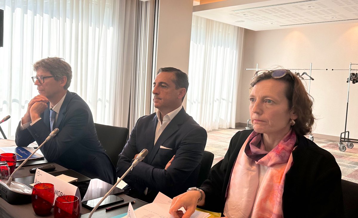 JacquesCreyssel's tweet photo. Travail intensif à Bruxelles avec (1) l’AG, le Board et le dîner des 30 ans d’@EuroCommerce (2) une rencontre avec @ThierryBreton sur les besoins d’invest du retail et les réglementations contraires au marché intérieur (3)une réunion avec le DG @ecfin @FCDfrance @FranceCommerce_ https://t.co/Ub6176s213