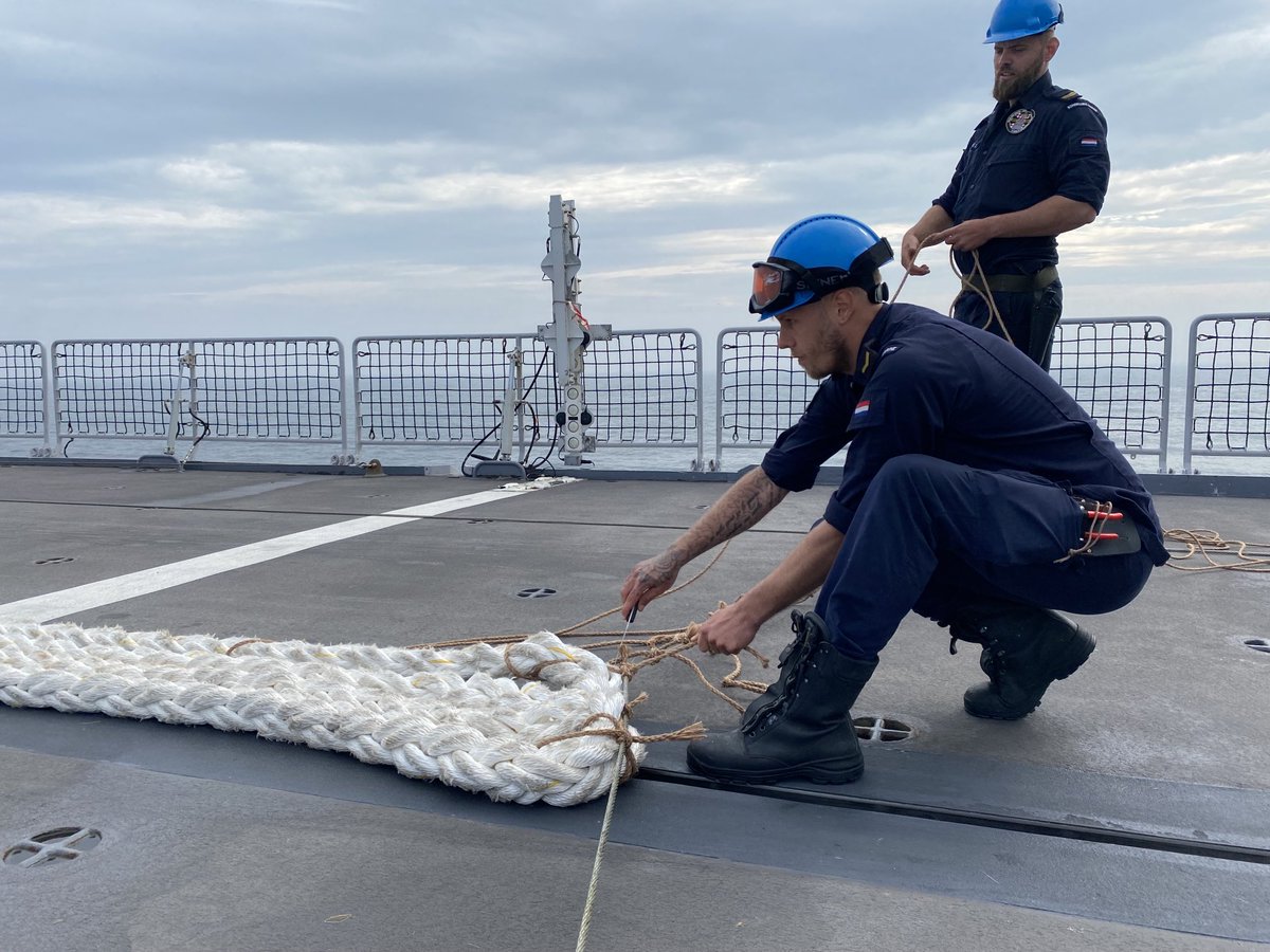 wilco_faber's tweet photo. Exercising together with π«π· FS Commandant Blaison #F793 @MarineNationale For the occasion that a ship needs a tow, HNLMS Van Amstel #F831 @kon_marine π³π± conducted a towing exercise to train the ships crews. https://t.co/bkwMz6ULUr