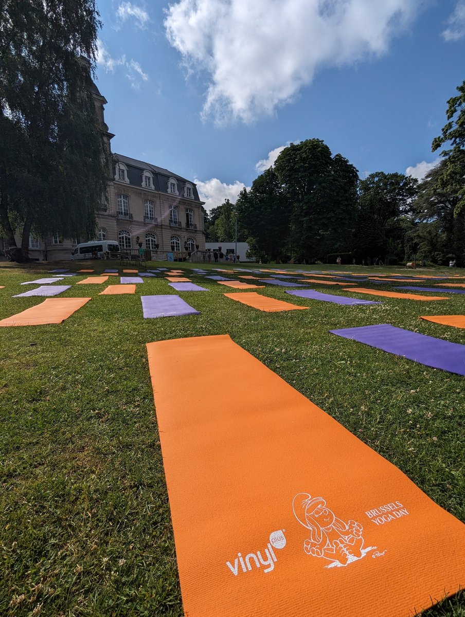 VinylPlus_EU's tweet photo. We are at #IRSA Bruxelles for the #InternationalDayofYoga2023 with our reused #PVC mats🧘♂️that will be donated to the institute.
Engaging with civil society with our #2030Commitment https://t.co/JnAC6hIgl2 https://t.co/AvPkE9JFLU